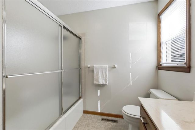 11915 Grandview Street, Overland Park, KS 66213