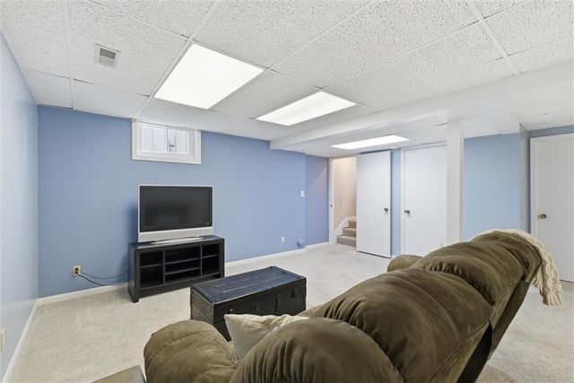 11915 Grandview Street, Overland Park, KS 66213