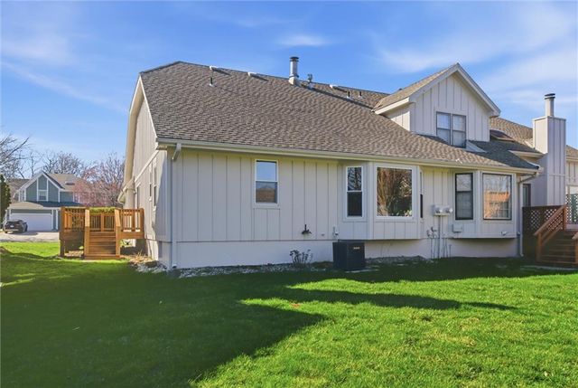 11915 Grandview Street, Overland Park, KS 66213