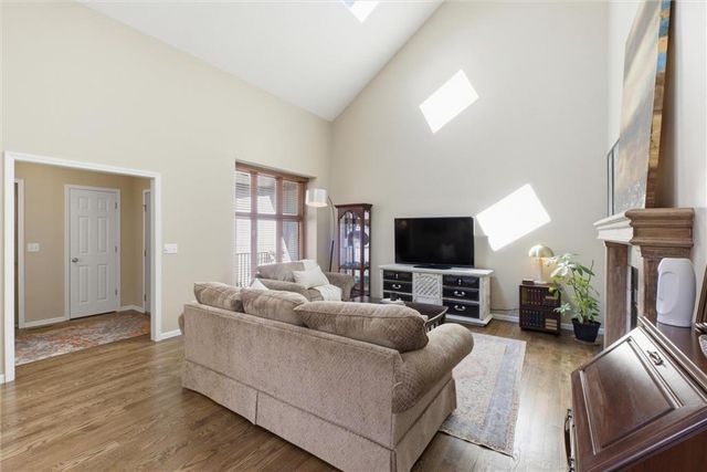 11915 Grandview Street, Overland Park, KS 66213