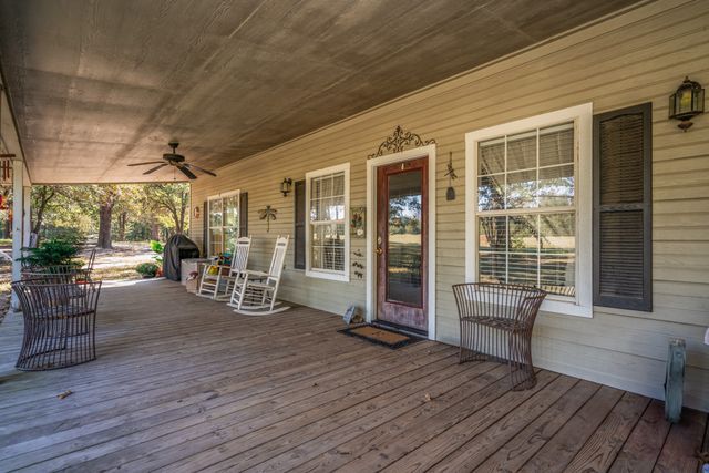 325 County Road 2715, Mineola, TX 75773