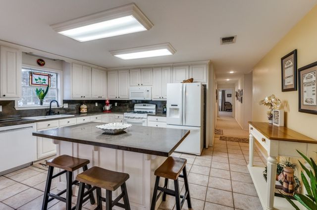 325 County Road 2715, Mineola, TX 75773