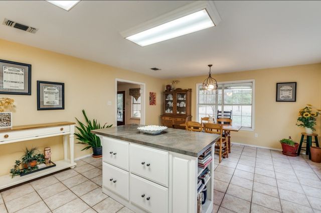 325 County Road 2715, Mineola, TX 75773