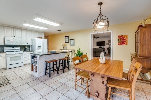 325 County Road 2715, Mineola, TX 75773
