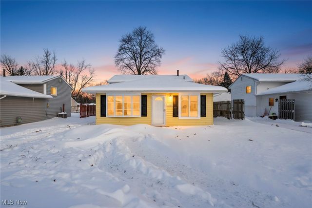 10293 Greenview Drive, Columbia Station, OH 44028