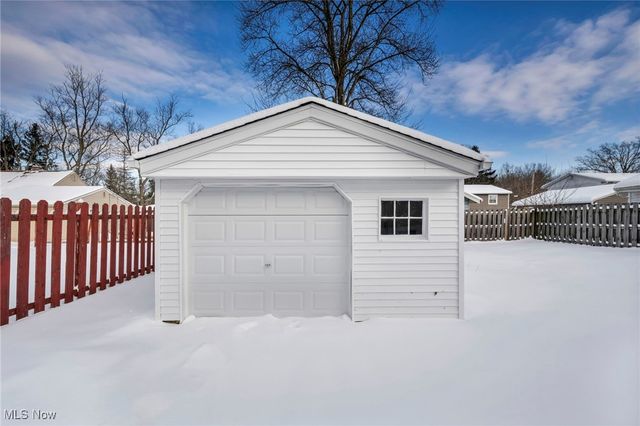 10293 Greenview Drive, Columbia Station, OH 44028