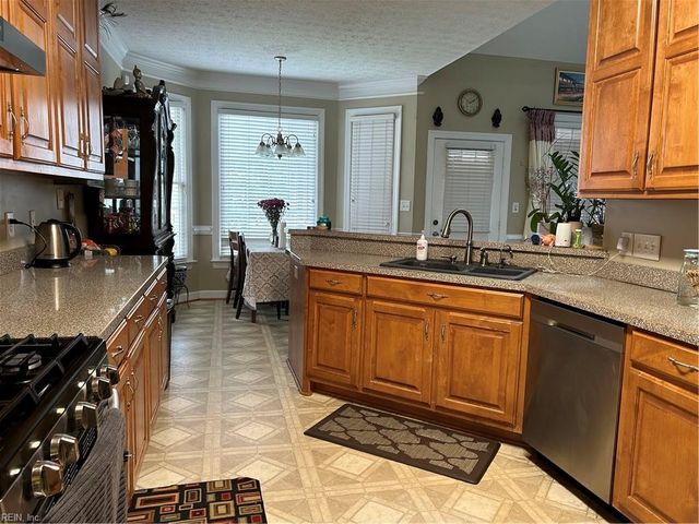 109 Sheldon CT, Yorktown, VA 23693