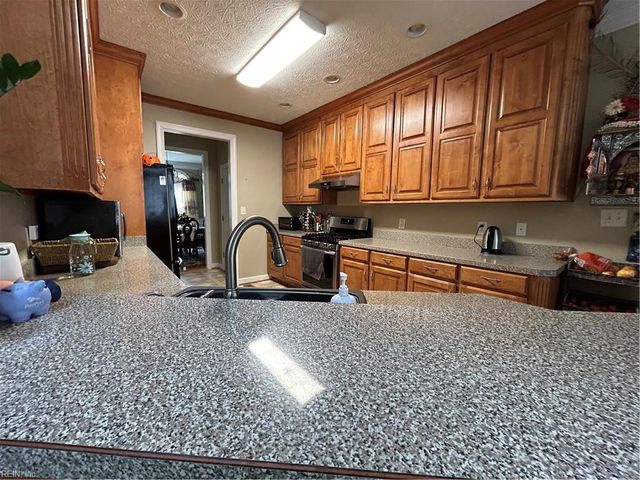 109 Sheldon CT, Yorktown, VA 23693