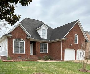 109 Sheldon CT, Yorktown, VA 23693