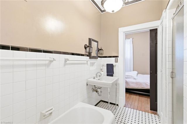 916 W Davis Street, Burlington, NC 27215