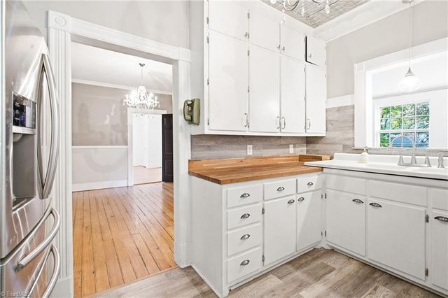 916 W Davis Street, Burlington, NC 27215