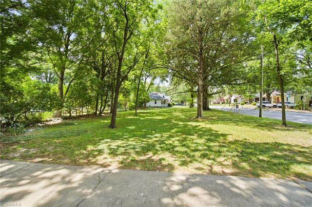 916 W Davis Street, Burlington, NC 27215