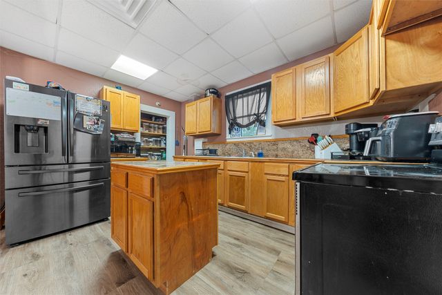 1020 E Jefferson Avenue, Whitney, TX 76692