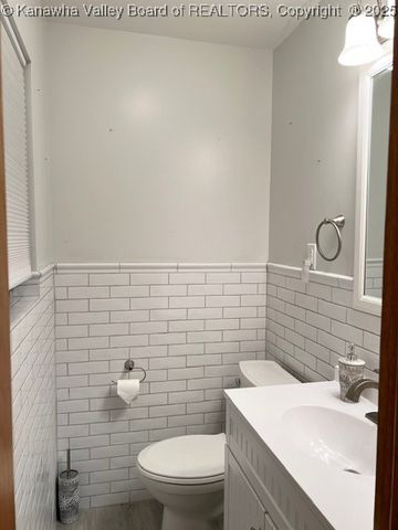 1130 Lyndale Drive, Charleston, WV 25314