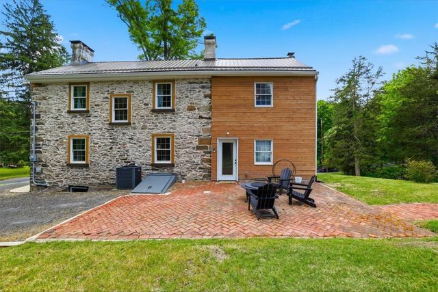 2408 Clearview Avenue, Stroud Twp, PA 18360
