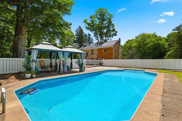 2408 Clearview Avenue, Stroud Twp, PA 18360