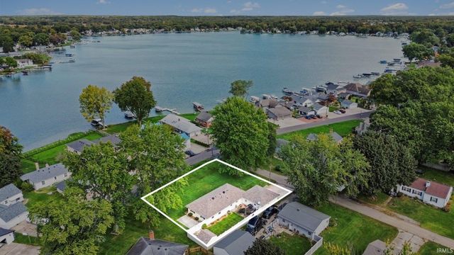 26284 Lake Drive, Elkhart, IN 46514