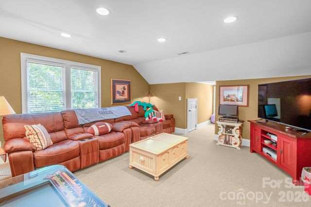 121 Seabury Drive, Mooresville, NC 28117