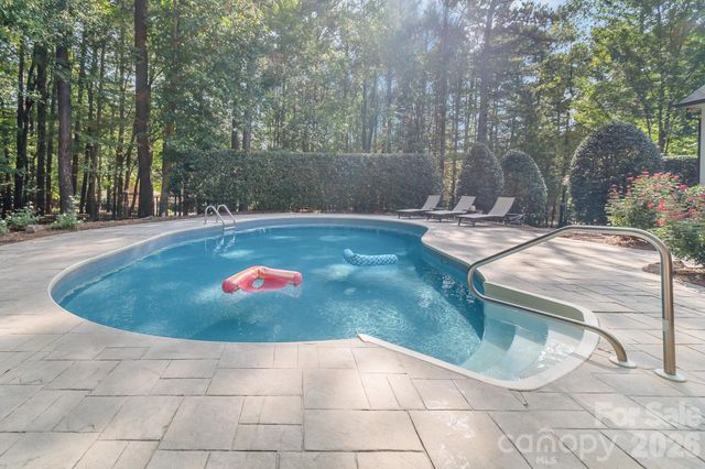 121 Seabury Drive, Mooresville, NC 28117