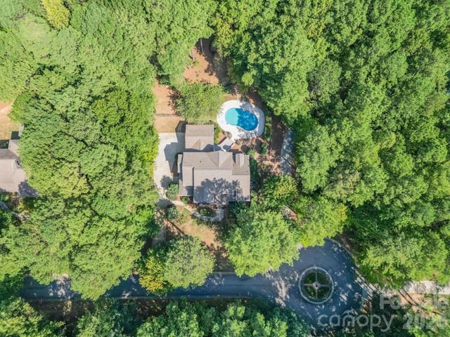 121 Seabury Drive, Mooresville, NC 28117