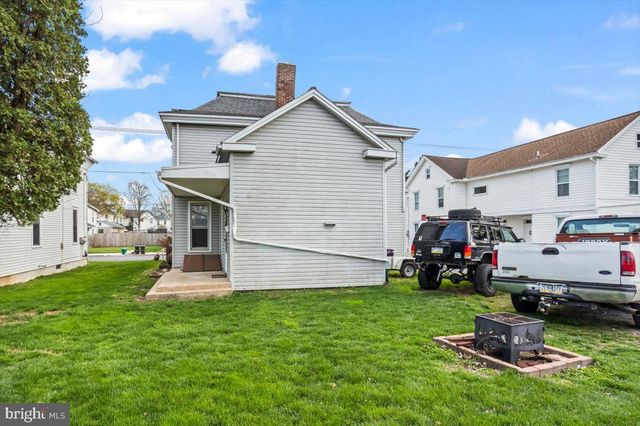 35 W DONEGAL ST, Mount Joy, PA 17552