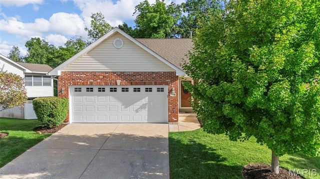 1126 Villa Flora Drive 45A, O'fallon, MO 63366