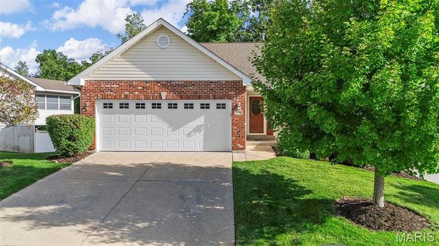 1126 Villa Flora Drive 45A, O'fallon, MO 63366