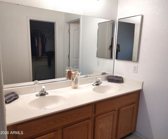 1129 E NARDINI Street, San Tan Valley, AZ 85140