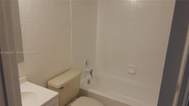 206 Lake Pointe Dr 206, Oakland Park, FL 33309