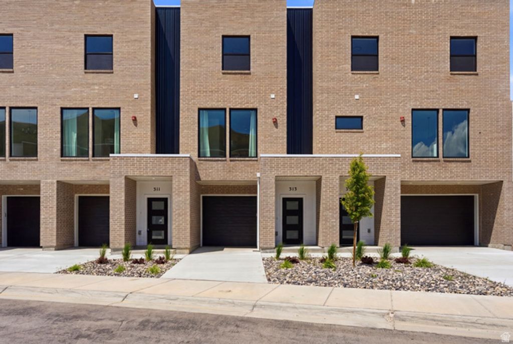 313 E ENDURANCE CIR, Draper, UT 84020