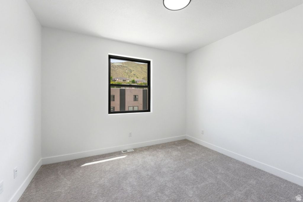 Image 26 of property listing at 313 E ENDURANCE CIR, Draper, UT 84020