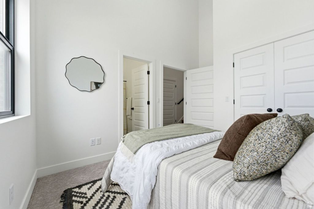 Image 6 of property listing at 313 E ENDURANCE CIR, Draper, UT 84020