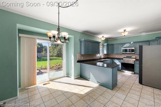 394 Evaline Drive, Troy, MI 48085