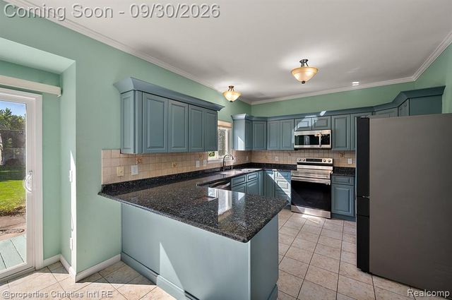 394 Evaline Drive, Troy, MI 48085