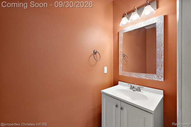 394 Evaline Drive, Troy, MI 48085