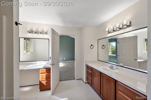 394 Evaline Drive, Troy, MI 48085