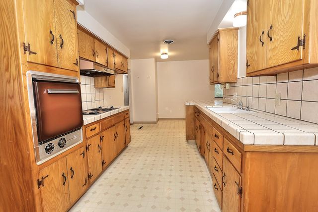 7028 Maita Cir, Sacramento, CA 95820