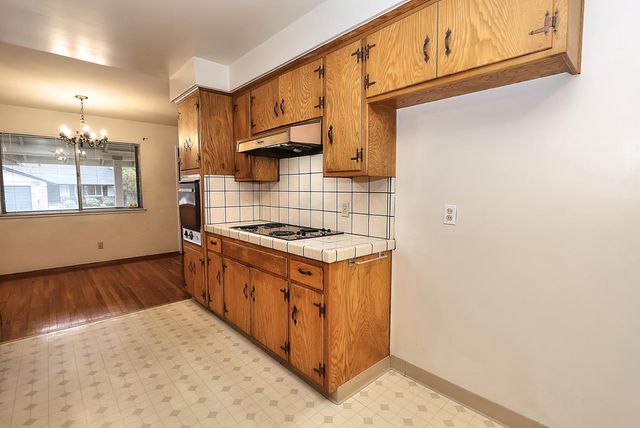 7028 Maita Cir, Sacramento, CA 95820