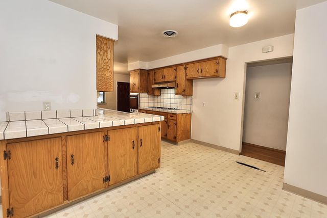 7028 Maita Cir, Sacramento, CA 95820