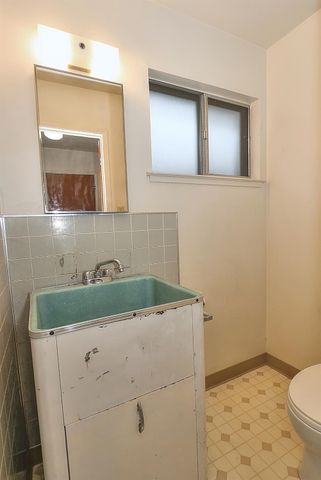 7028 Maita Cir, Sacramento, CA 95820