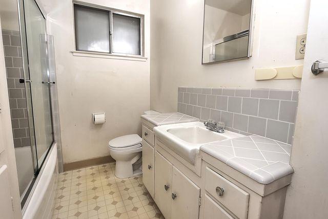 7028 Maita Cir, Sacramento, CA 95820