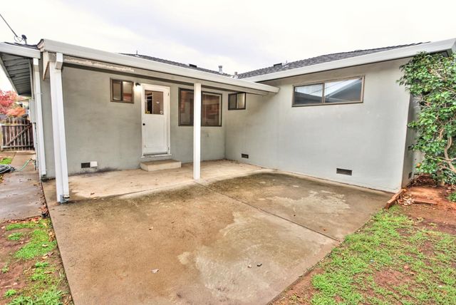 7028 Maita Cir, Sacramento, CA 95820