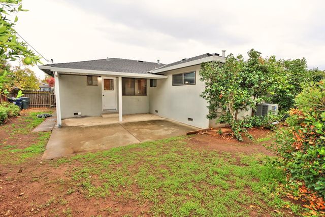 7028 Maita Cir, Sacramento, CA 95820