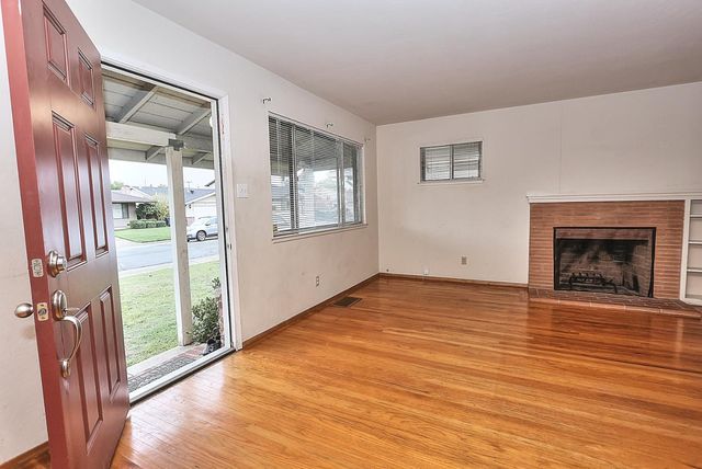 7028 Maita Cir, Sacramento, CA 95820