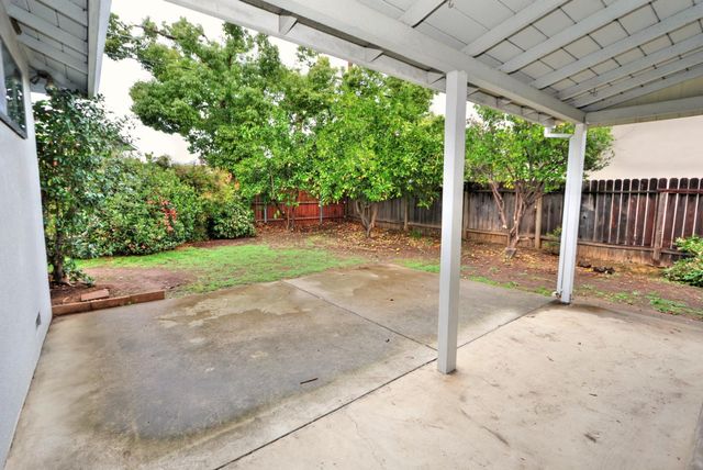 7028 Maita Cir, Sacramento, CA 95820