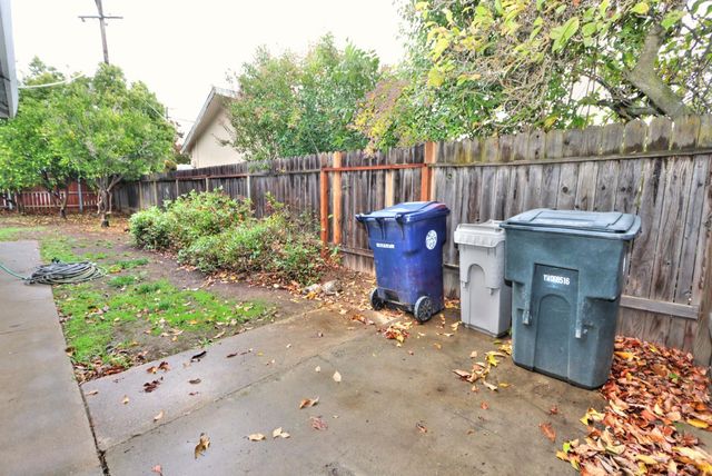 7028 Maita Cir, Sacramento, CA 95820