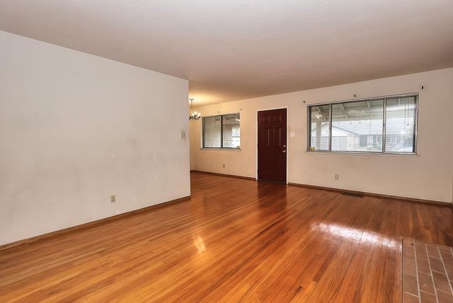 7028 Maita Cir, Sacramento, CA 95820