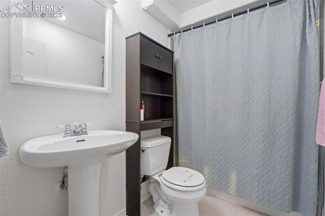 490 W Fairway Drive, Pueblo, CO 81007