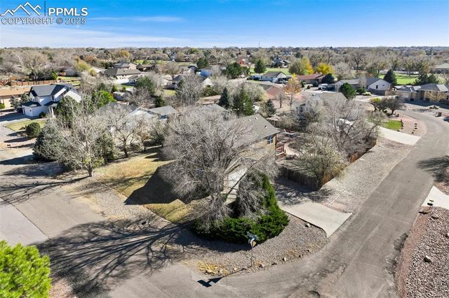 490 W Fairway Drive, Pueblo, CO 81007