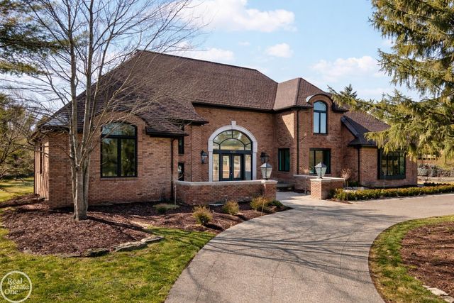 4585 Kiftsgate Bend, Bloomfield Hills, MI 48302